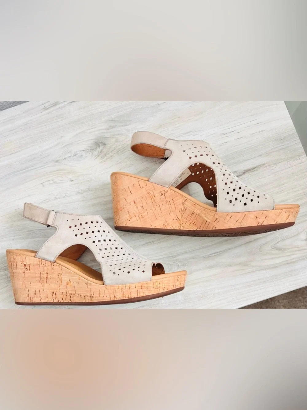 Rockport TruTECH Briah Perforated Wedge Sandals Taupe Leather Slingback 8.5